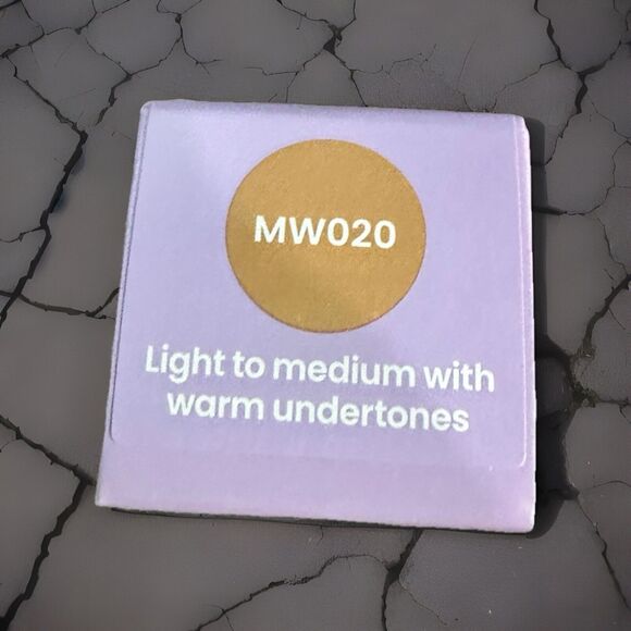 Joah Crystal Glow Tinted Luminizer Stick MW020 light to medium Full Size Sealed - Picture 2 of 5